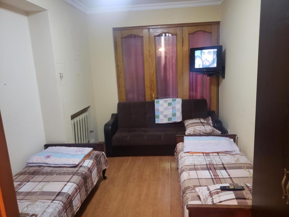 Intercity Hostel Batumi Ngoại thất bức ảnh