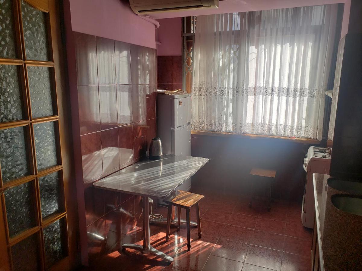 Intercity Hostel Batumi Ngoại thất bức ảnh